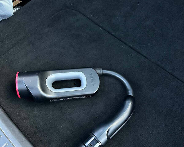 Синий Тесла Модель С, объемом двигателя 0 л и пробегом 115 тыс. км за 16500 $, фото 8 на Automoto.ua