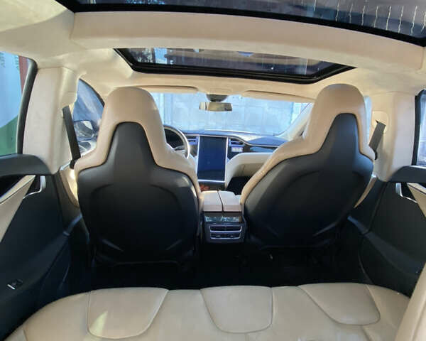 Синий Тесла Модель С, объемом двигателя 0 л и пробегом 150 тыс. км за 27000 $, фото 4 на Automoto.ua