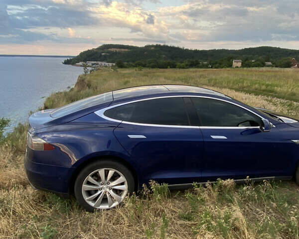 Синий Тесла Модель С, объемом двигателя 0 л и пробегом 150 тыс. км за 27000 $, фото 14 на Automoto.ua