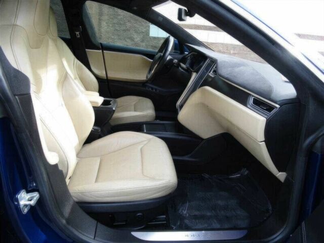 Синій Тесла Модель С, об'ємом двигуна 0 л та пробігом 74 тис. км за 11000 $, фото 9 на Automoto.ua