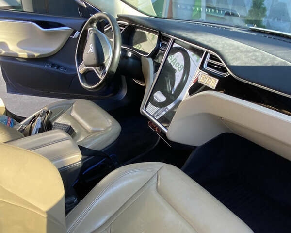 Синий Тесла Модель С, объемом двигателя 0 л и пробегом 150 тыс. км за 27000 $, фото 5 на Automoto.ua