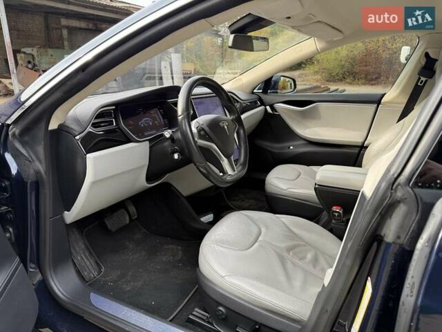 Тесла Модель С 2015 у Запоріжжя на Automoto.ua Синій Тесла Модель С, об'ємом двигуна 0 л та пробігом 210 тис. км за 12500 $, фото 4 на Automoto.ua