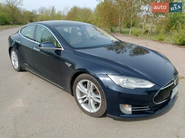 Синий Тесла Модель С, объемом двигателя 0 л и пробегом 245 тыс. км за 17500 $, фото 1 на Automoto.ua