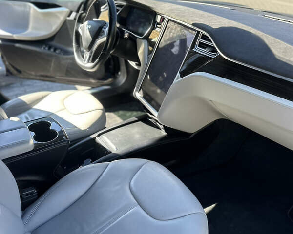 Синий Тесла Модель С, объемом двигателя 0 л и пробегом 144 тыс. км за 13400 $, фото 18 на Automoto.ua