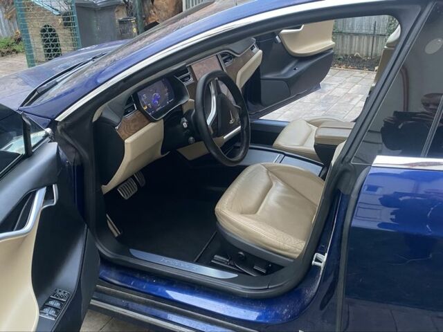 Синий Тесла Модель С, объемом двигателя 0 л и пробегом 103 тыс. км за 17700 $, фото 5 на Automoto.ua