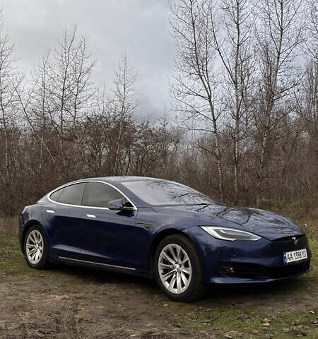Синий Тесла Модель С, объемом двигателя 0 л и пробегом 218 тыс. км за 16000 $, фото 2 на Automoto.ua