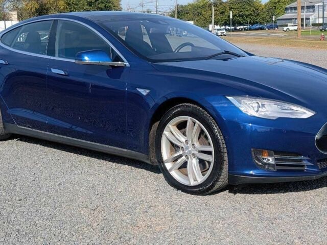 Тесла Модель С 2016 в Одессе на Automoto.ua Синий Тесла Модель С, объемом двигателя 0 л и пробегом 78 тыс. км за 11600 $, фото 2 на Automoto.ua