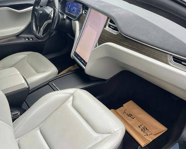 Синий Тесла Модель С, объемом двигателя 0 л и пробегом 249 тыс. км за 14100 $, фото 5 на Automoto.ua