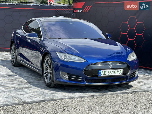 Синий Тесла Модель С, объемом двигателя 0 л и пробегом 200 тыс. км за 13500 $, фото 3 на Automoto.ua