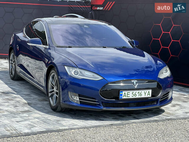 Синий Тесла Модель С, объемом двигателя 0 л и пробегом 200 тыс. км за 13500 $, фото 1 на Automoto.ua