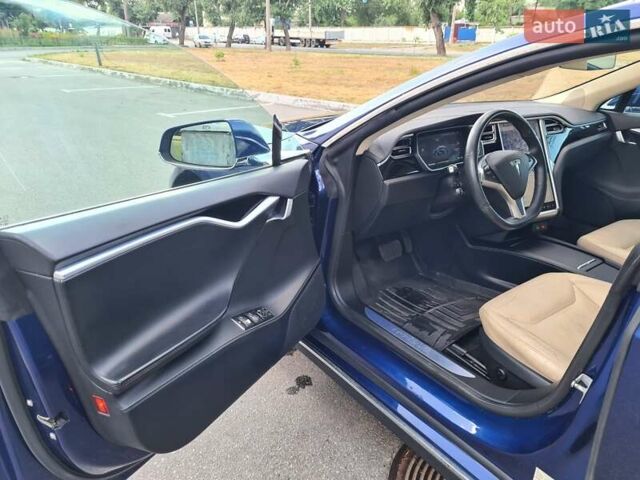 Синий Тесла Модель С, объемом двигателя 0 л и пробегом 93 тыс. км за 16400 $, фото 19 на Automoto.ua