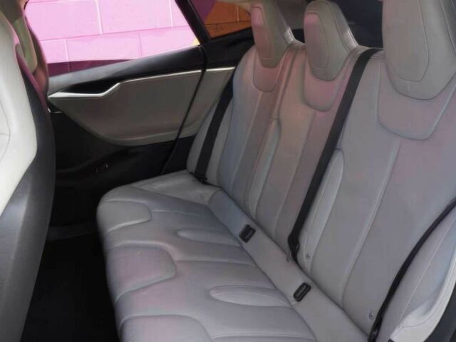 Синій Тесла Модель С, об'ємом двигуна 0 л та пробігом 78 тис. км за 11000 $, фото 10 на Automoto.ua