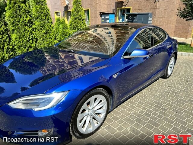 Синий Тесла Модель С, объемом двигателя 0.24 л и пробегом 243 тыс. км за 16300 $, фото 1 на Automoto.ua