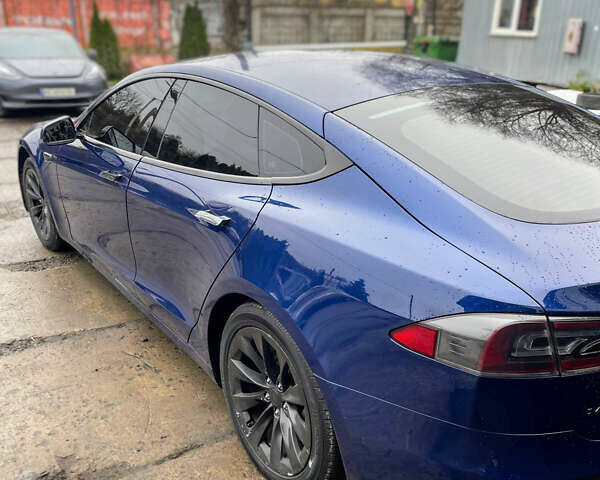 Синий Тесла Модель С, объемом двигателя 0 л и пробегом 249 тыс. км за 14500 $, фото 2 на Automoto.ua