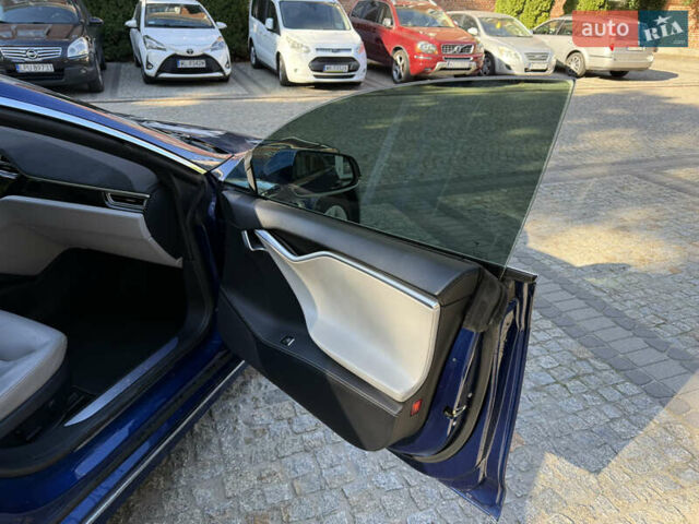 Синій Тесла Модель С, об'ємом двигуна 0 л та пробігом 160 тис. км за 18888 $, фото 12 на Automoto.ua
