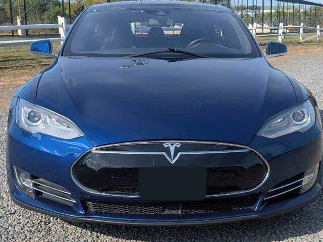 Тесла Модель С 2016 в Одессе на Automoto.ua Синий Тесла Модель С, объемом двигателя 0 л и пробегом 78 тыс. км за 11600 $, фото 1 на Automoto.ua