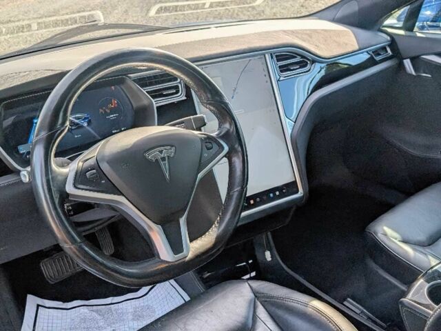 Тесла Модель С 2016 в Одессе на Automoto.ua Синий Тесла Модель С, объемом двигателя 0 л и пробегом 78 тыс. км за 11600 $, фото 9 на Automoto.ua