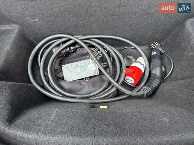 Синій Тесла Модель С, об'ємом двигуна 0 л та пробігом 190 тис. км за 14700 $, фото 60 на Automoto.ua