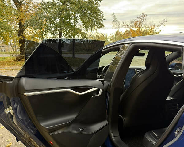 Тесла Модель С 2017 в Снятине на Automoto.ua Синий Тесла Модель С, объемом двигателя 0 л и пробегом 123 тыс. км за 21800 $, фото 16 на Automoto.ua