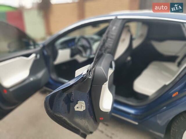 Синий Тесла Модель С, объемом двигателя 0 л и пробегом 122 тыс. км за 17750 $, фото 3 на Automoto.ua