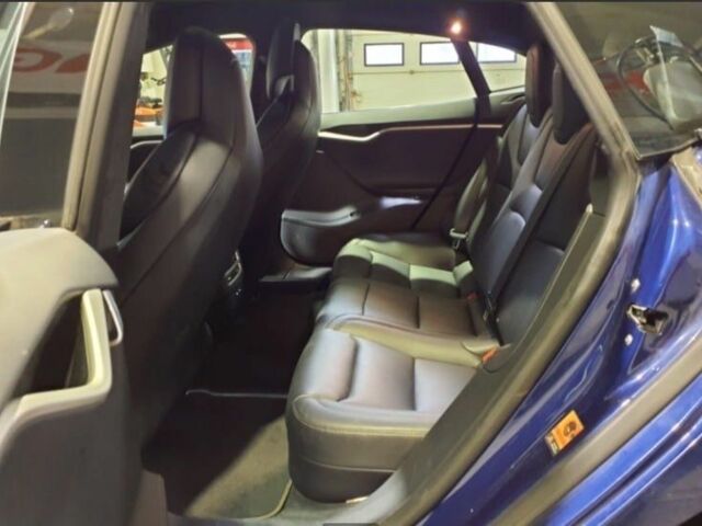 Тесла Модель С 2017 в Киеве на Automoto.ua Синий Тесла Модель С, объемом двигателя 0 л и пробегом 134 тыс. км за 15900 $, фото 4 на Automoto.ua