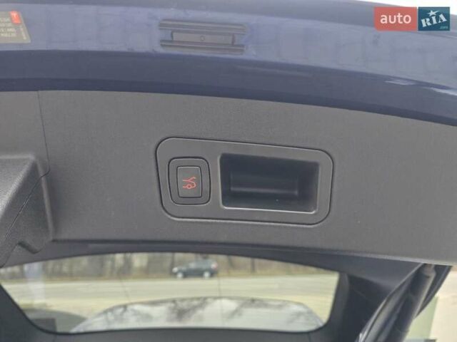 Синий Тесла Модель С, объемом двигателя 0 л и пробегом 220 тыс. км за 16000 $, фото 5 на Automoto.ua