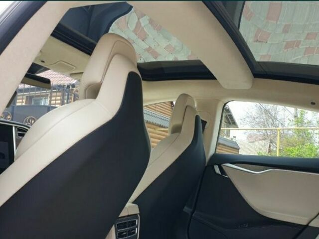 Синий Тесла Модель С, объемом двигателя 0 л и пробегом 9 тыс. км за 1160 $, фото 6 на Automoto.ua