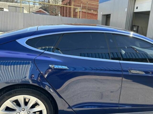 Синий Тесла Модель С, объемом двигателя 0 л и пробегом 155 тыс. км за 19500 $, фото 7 на Automoto.ua