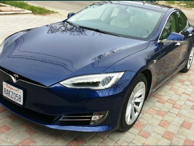 Синий Тесла Модель С, объемом двигателя 0 л и пробегом 9 тыс. км за 1160 $, фото 3 на Automoto.ua