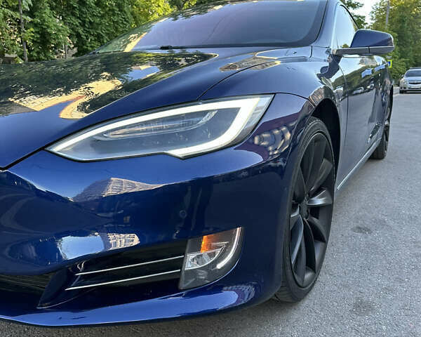 Синий Тесла Модель С, объемом двигателя 0 л и пробегом 147 тыс. км за 23333 $, фото 11 на Automoto.ua