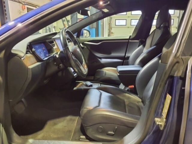 Тесла Модель С 2017 в Киеве на Automoto.ua Синий Тесла Модель С, объемом двигателя 0 л и пробегом 134 тыс. км за 15900 $, фото 7 на Automoto.ua