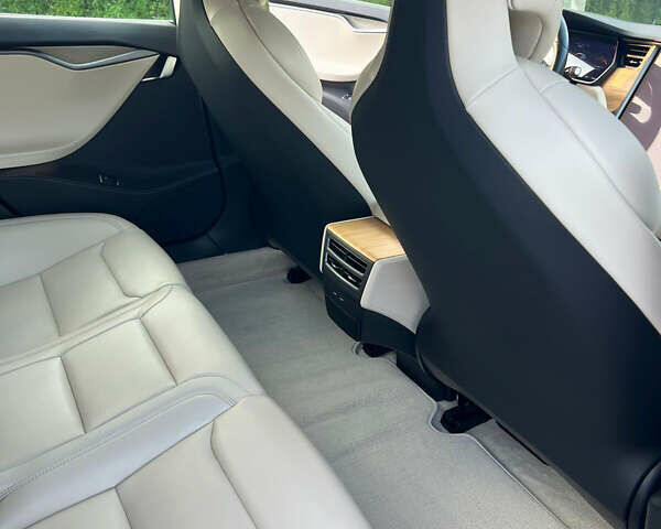 Синий Тесла Модель С, объемом двигателя 0 л и пробегом 206 тыс. км за 24528 $, фото 21 на Automoto.ua