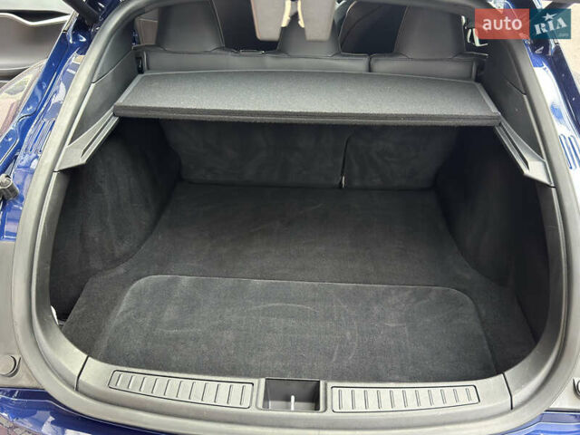 Синий Тесла Модель С, объемом двигателя 0 л и пробегом 131 тыс. км за 20300 $, фото 7 на Automoto.ua