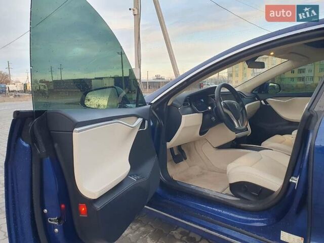 Синий Тесла Модель С, объемом двигателя 0 л и пробегом 130 тыс. км за 25000 $, фото 16 на Automoto.ua