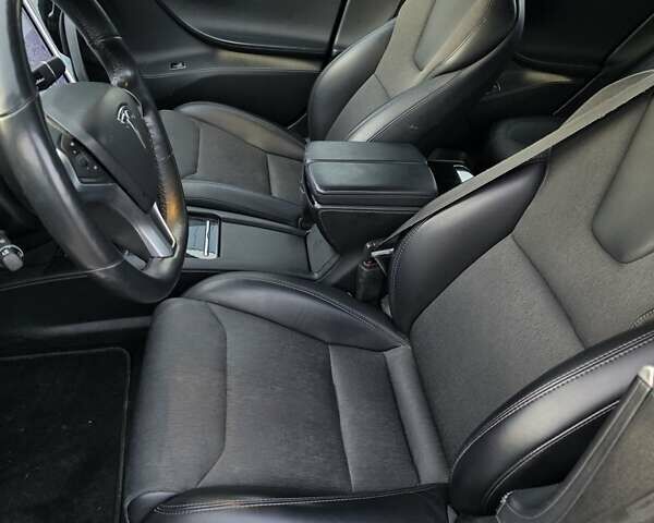 Синій Тесла Модель С, об'ємом двигуна 0 л та пробігом 219 тис. км за 15899 $, фото 20 на Automoto.ua