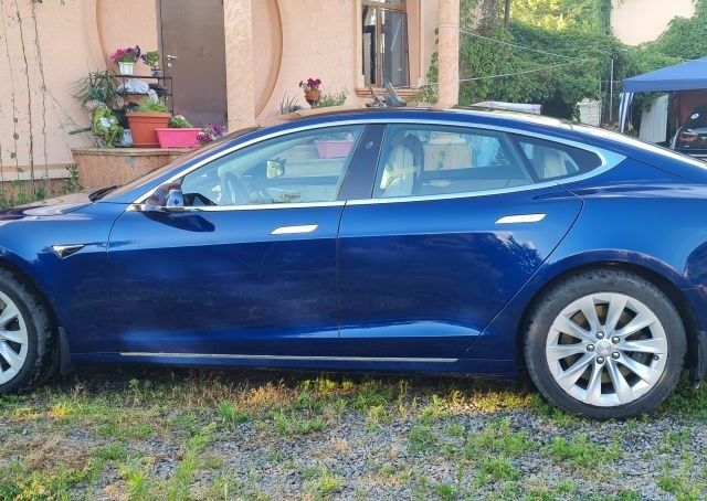 Тесла Модель С 2018 в Харькове на Automoto.ua Синий Тесла Модель С, объемом двигателя 0 л и пробегом 128 тыс. км за 30128 $, фото 2 на Automoto.ua