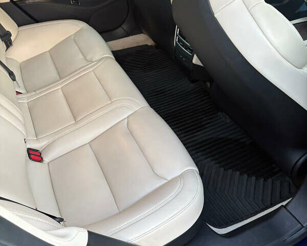 Синий Тесла Модель С, объемом двигателя 0 л и пробегом 110 тыс. км за 19300 $, фото 18 на Automoto.ua