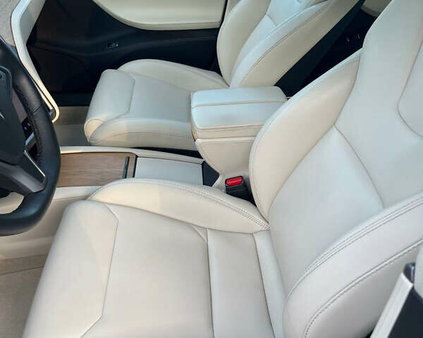 Синий Тесла Модель С, объемом двигателя 0 л и пробегом 206 тыс. км за 24528 $, фото 29 на Automoto.ua