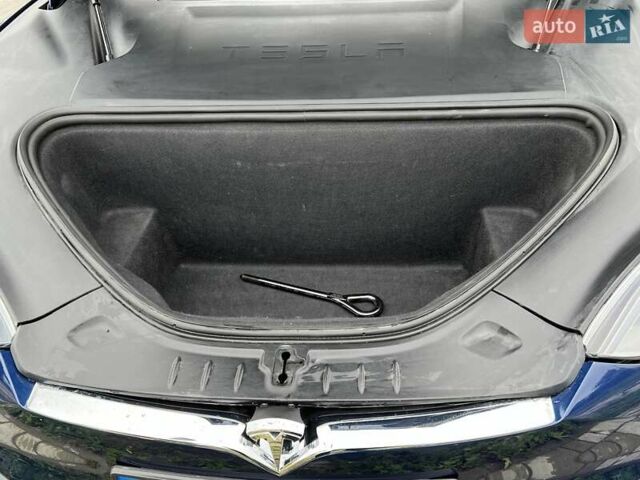 Синій Тесла Модель С, об'ємом двигуна 0 л та пробігом 49 тис. км за 42000 $, фото 18 на Automoto.ua