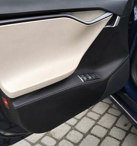 Синий Тесла Модель С, объемом двигателя 0 л и пробегом 183 тыс. км за 20900 $, фото 16 на Automoto.ua