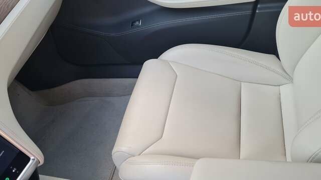 Синий Тесла Модель С, объемом двигателя 0 л и пробегом 128 тыс. км за 28502 $, фото 13 на Automoto.ua