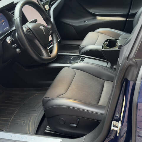 Синий Тесла Модель С, объемом двигателя 0 л и пробегом 131 тыс. км за 20300 $, фото 8 на Automoto.ua