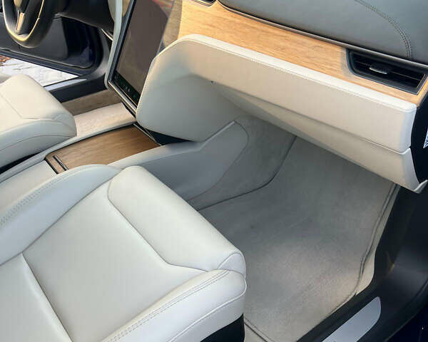 Синий Тесла Модель С, объемом двигателя 0 л и пробегом 206 тыс. км за 24528 $, фото 20 на Automoto.ua