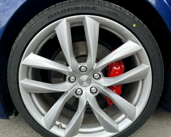 Синій Тесла Модель С, об'ємом двигуна 0 л та пробігом 58 тис. км за 28000 $, фото 8 на Automoto.ua