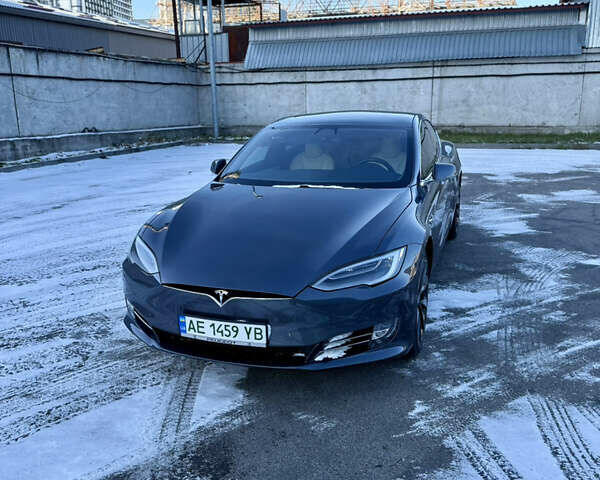 Синий Тесла Модель С, объемом двигателя 0 л и пробегом 53 тыс. км за 34999 $, фото 9 на Automoto.ua