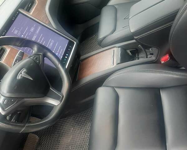 Синий Тесла Модель С, объемом двигателя 0 л и пробегом 70 тыс. км за 35000 $, фото 2 на Automoto.ua
