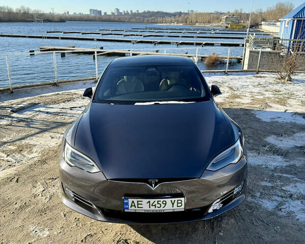 Синий Тесла Модель С, объемом двигателя 0 л и пробегом 53 тыс. км за 34999 $, фото 22 на Automoto.ua