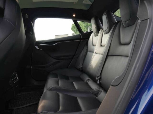 Синий Тесла Модель С, объемом двигателя 0 л и пробегом 46 тыс. км за 9100 $, фото 10 на Automoto.ua