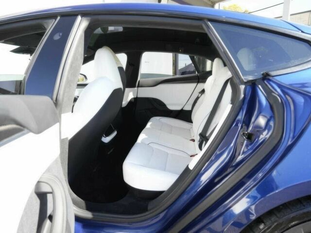 Синий Тесла Модель С, объемом двигателя 0 л и пробегом 18 тыс. км за 13200 $, фото 9 на Automoto.ua