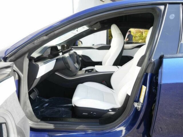 Синий Тесла Модель С, объемом двигателя 0 л и пробегом 18 тыс. км за 13200 $, фото 10 на Automoto.ua